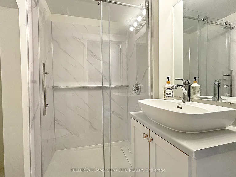 76 Wentworth St S #3 — Photo 9