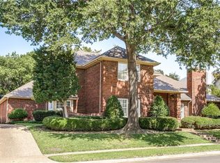 2915 Shadow Dr W, Arlington, TX 76006