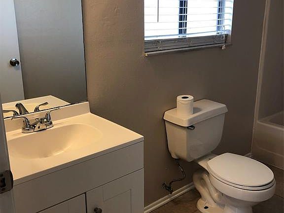 4th image of 3528 Linwood Ct