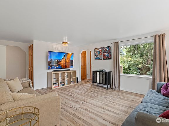 5th image of 8711 Falls Avenue SE