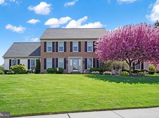 2745 Wexford Ln, York, PA 17404