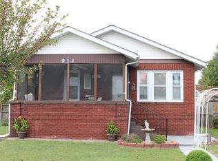 913 Indiana Ave, South Roxana, IL 62087