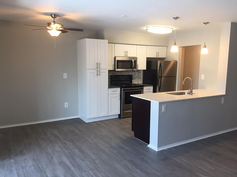 1st image of 27053 Gateway Dr S APT 307
