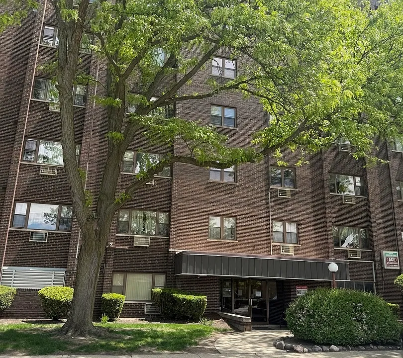 4600 N Cumberland Ave #1