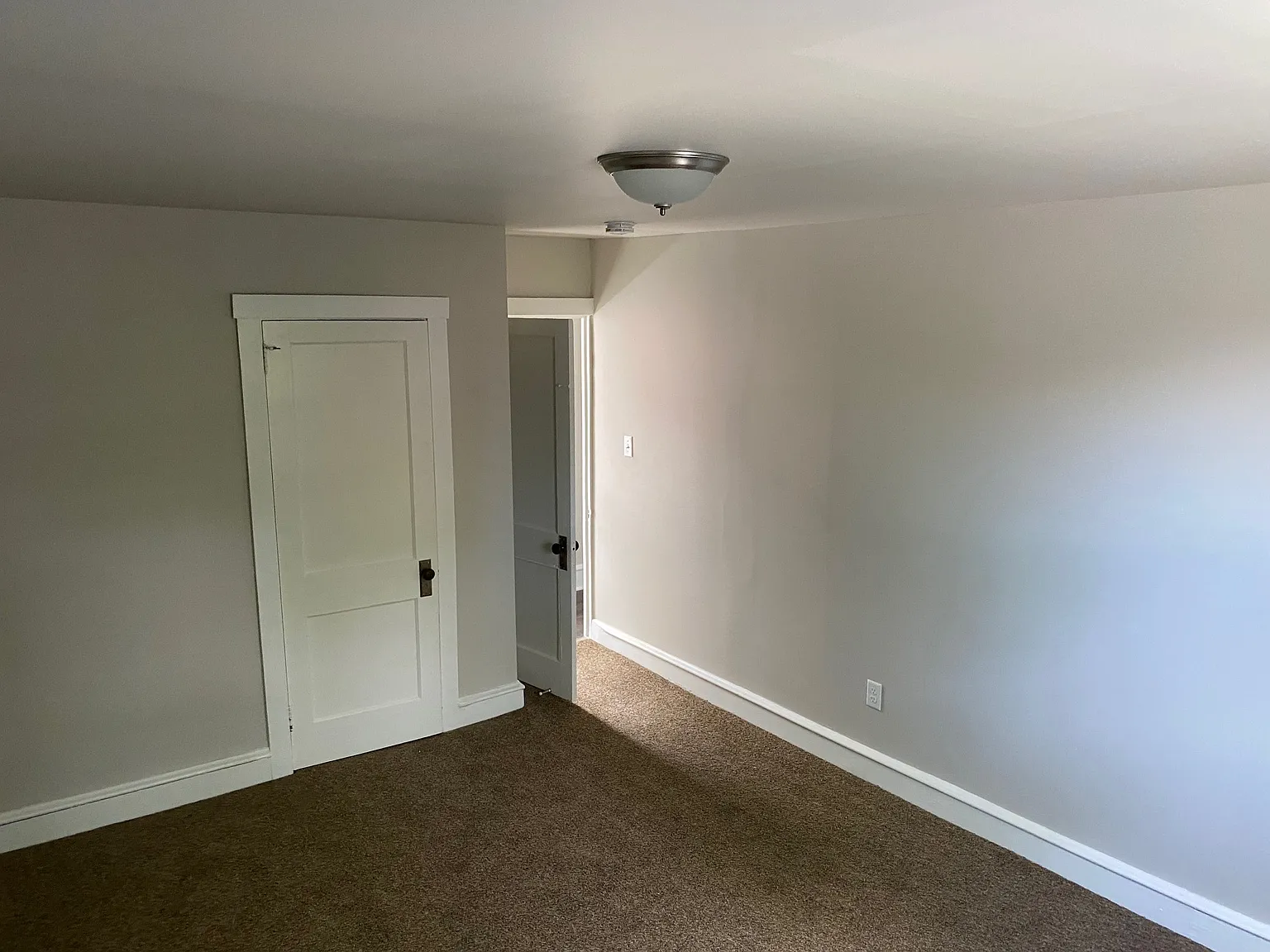 1 bed, 1000 sqft, $1,100 — Photo 4