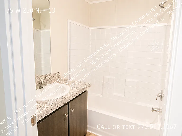 75 W 250 N #13 — Photo 6