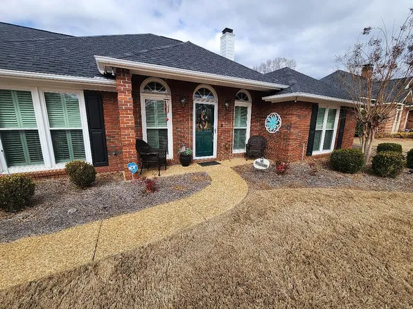 2706 Summerfield Pl, Phenix City, AL 36867