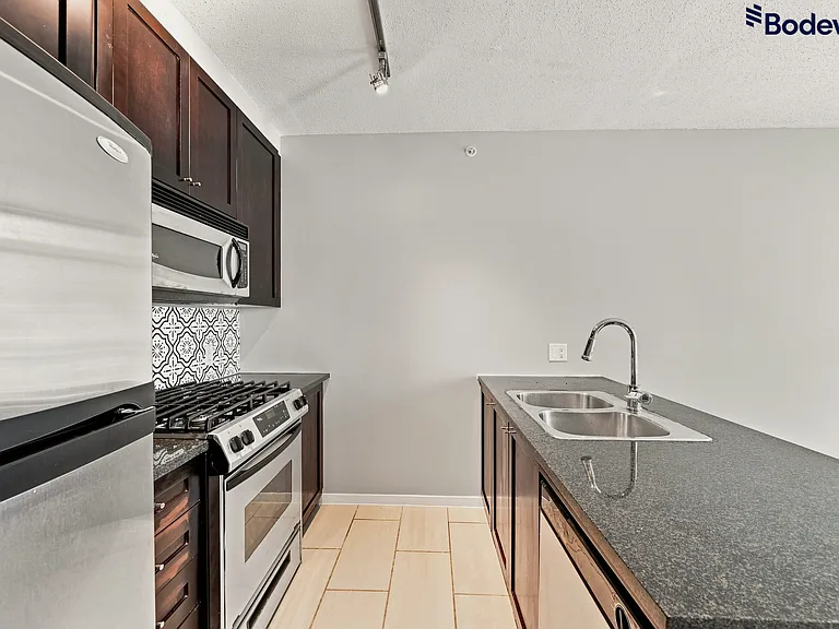 1001 Homer St #301 — Photo 6