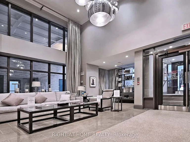 35 Hayden St #709 — Photo 6