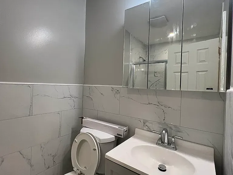 1276 E 85th St #1 — Photo 10