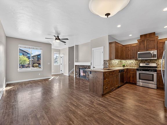 3rd image of 3135 SW 28th St