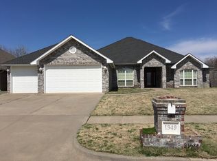 1349 NW 9th St, Moore, OK 73170