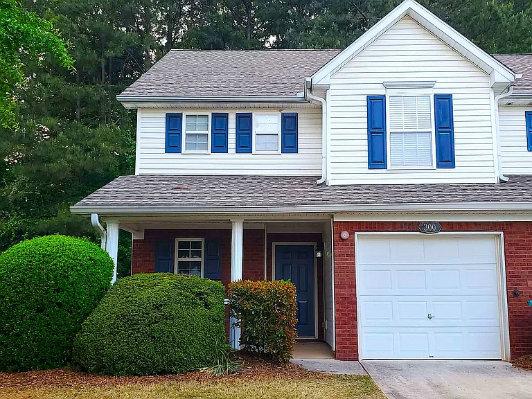 300 Cottonwood Creek Cir — Photo 3