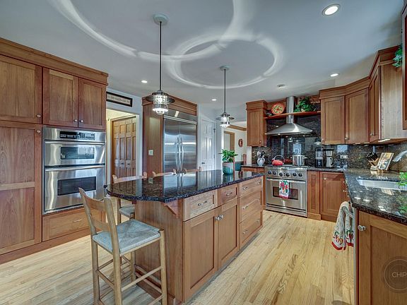 3rd image of 2601 Newport Dr