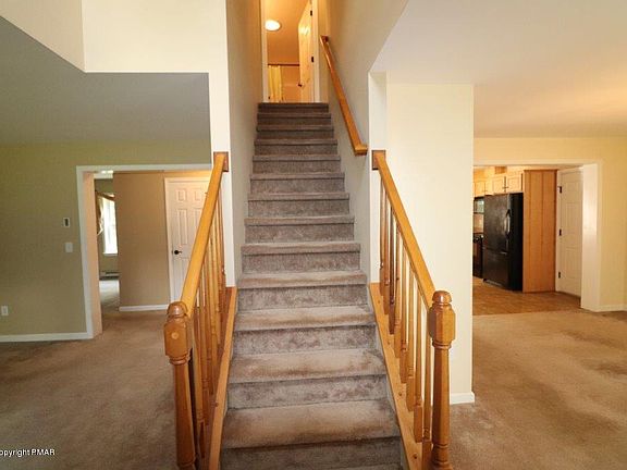 3rd image of 88 Rosewood Dr