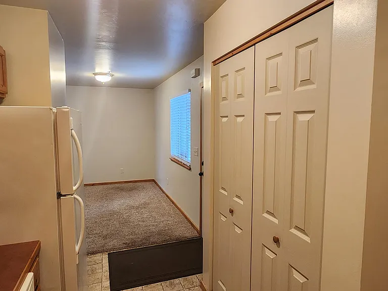 81 10th St #3-1 — Photo 2