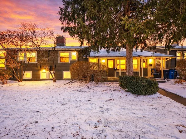 2327 Fernwood Ave, Ann Arbor, MI 48104