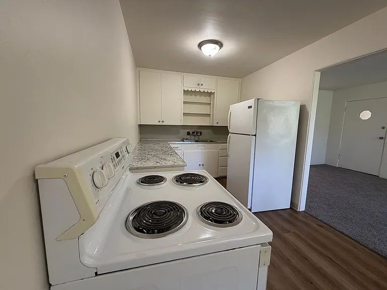 226 N Main St — Photo 17