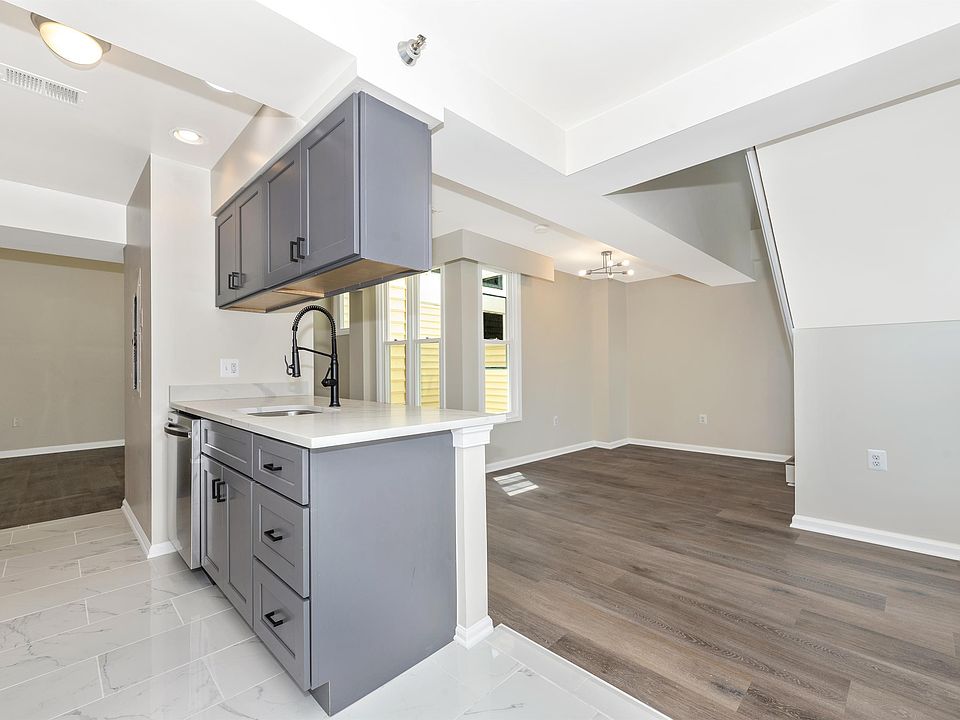 1st image of 205 N Market St #3B