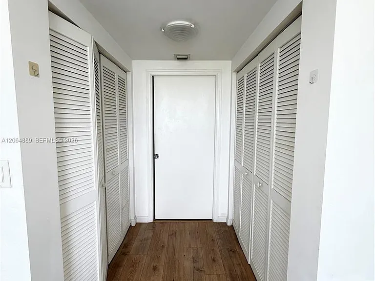 19501 W Country Club Dr #1215 — Photo 15