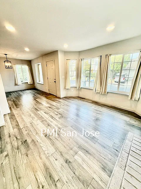 4 Bed 3 Bath 1,566sqft home for rent in San Jose — Photo 2