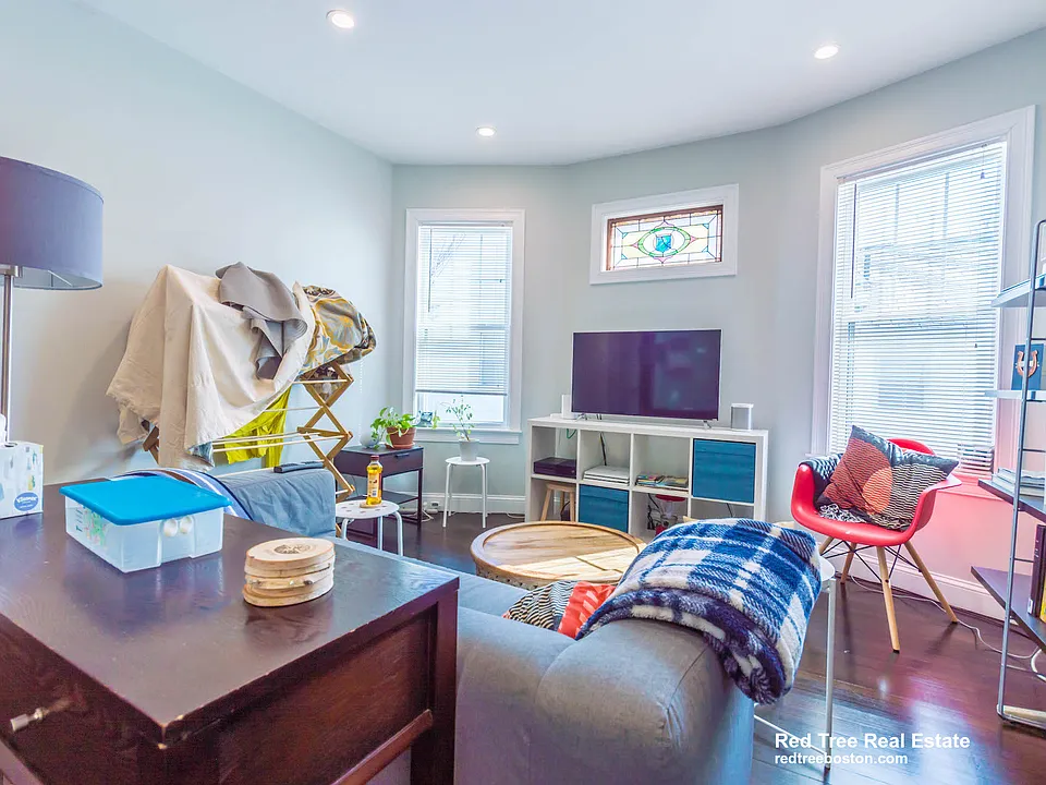 31 Pleasant St #2