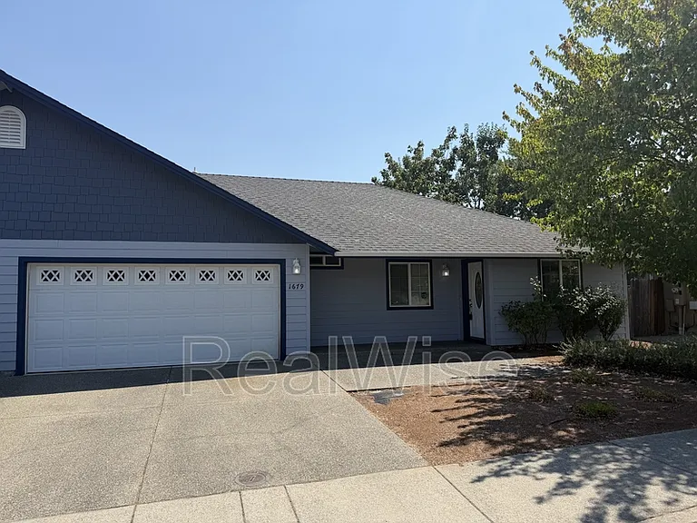 1679 George Tweed Blvd — Photo 1