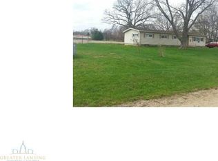 7060 Choctaw Dr, Owosso, MI 48867