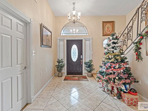 3rd image of 15 Ripple Creek Cir
