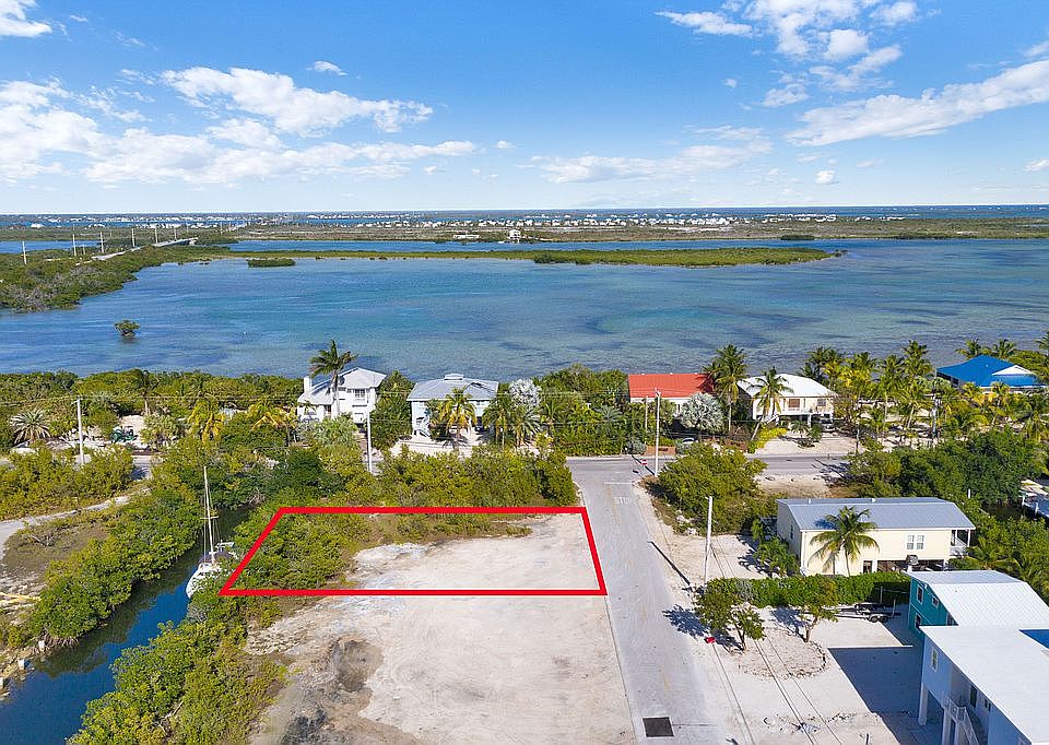 2nd image of 27453 Antigua Ln