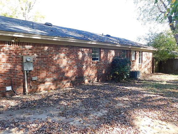 5th image of 3135 Briarwood Dr