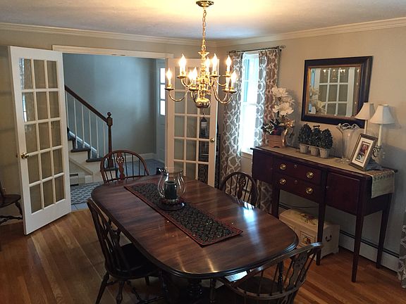 Spacious Dining Room