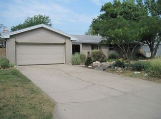 1724 Phillips Pl, Charleston, IL 61920