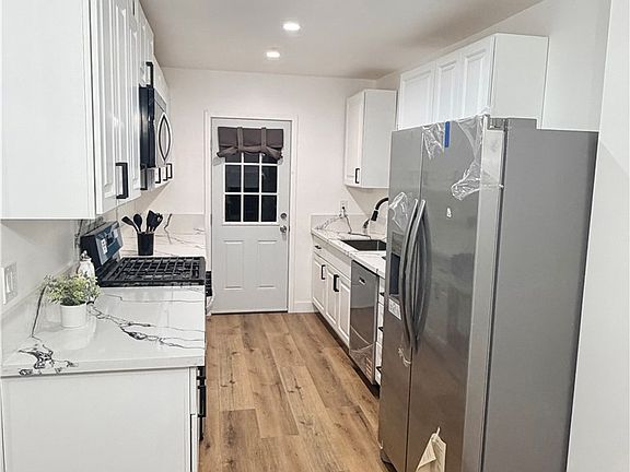 3rd image of 7935 Cleon Ave
