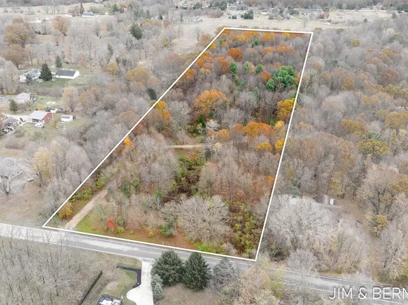 291 66th St, Douglas, MI 49406