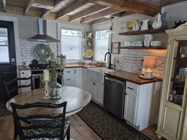 3 Franklin St Unit 1, Chesterton, IN 46304