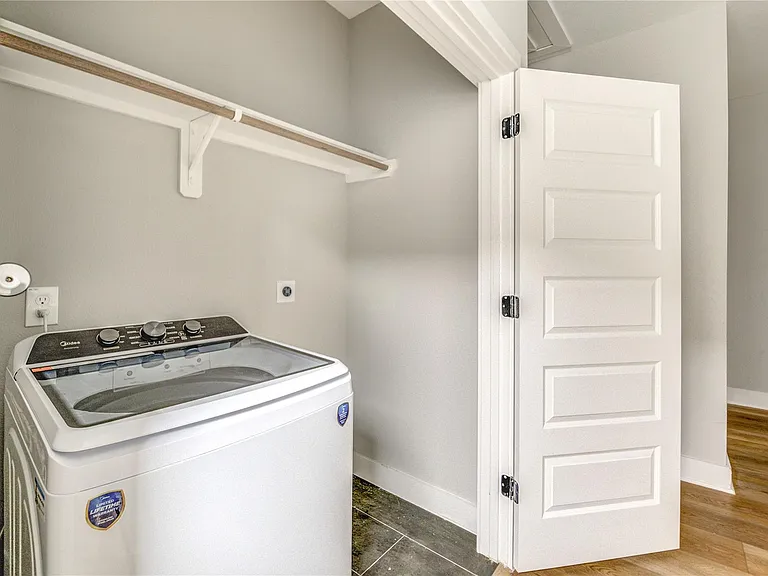 4220 McKinley St — Photo 26