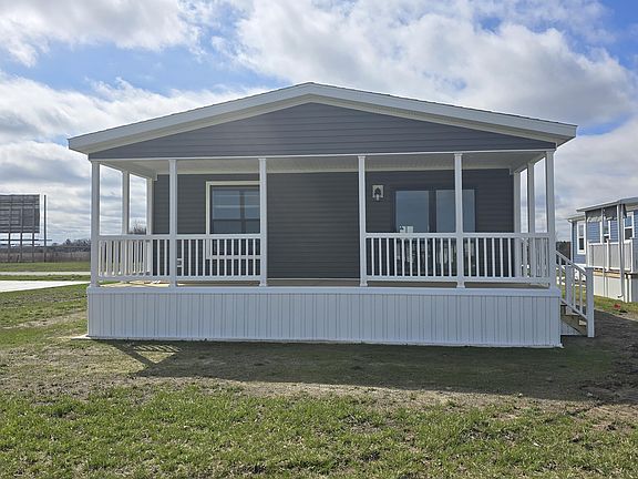 Exterior Image-1-Champion 142 Meadows of Perrysburg