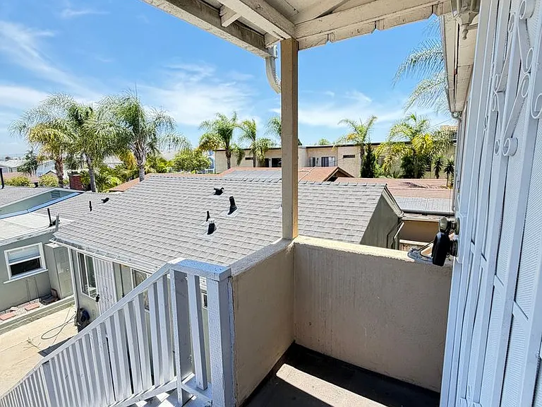 Top-Floor Corner Gem in the Heart of Normal Heights — Photo 8