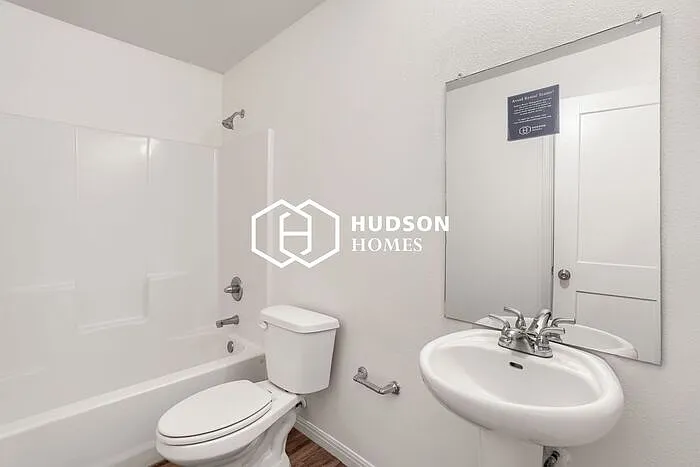 1006 David Ave — Photo 11