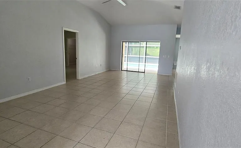 334 Reserve Dr — Photo 6