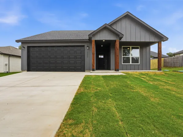 5423 Firewood Trl, Granbury, TX 76048