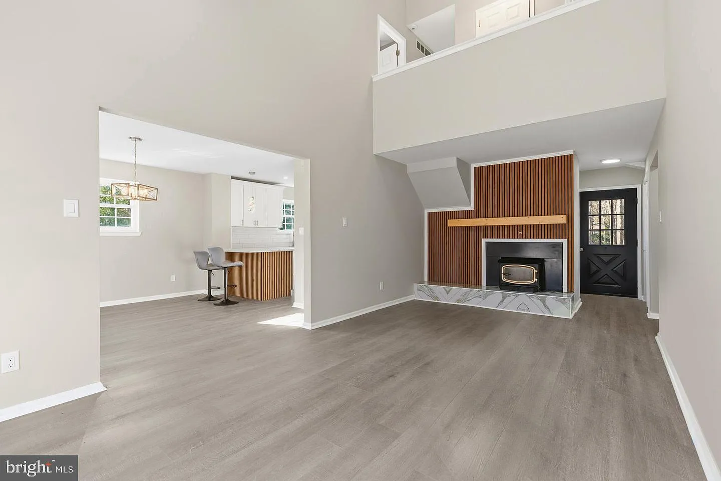 3 bed, 2.0 bath, 1638 sqft, $3,300 — Photo 2