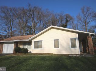 106 Willow Pl, Sterling, VA 20164