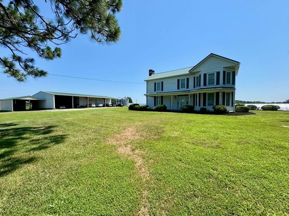 8368 Baskerville Rd