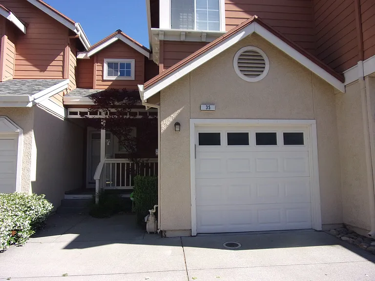 35 Manchester Ln — Photo 1