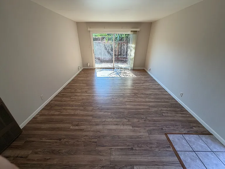 1315 Kingfisher Way #3 — Photo 2