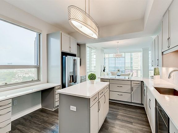 4th image of 3001 Blackburn St #1801