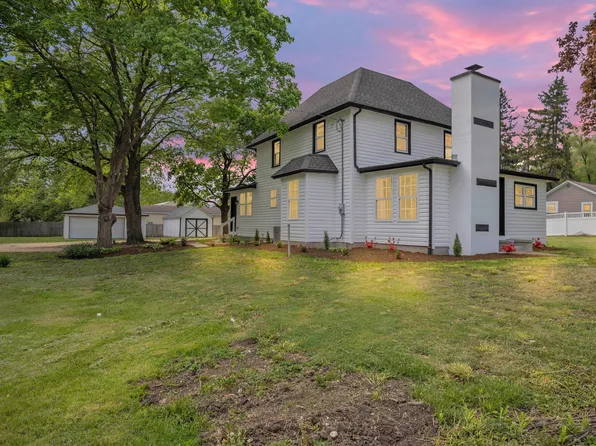 4N020 Lafox Rd, St Charles, IL 60175