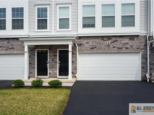 1907 Swales Ct, Monroe Township, NJ 08831